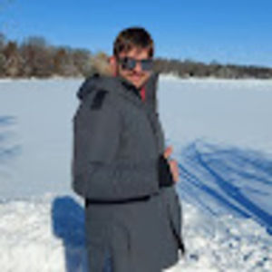 Meet your Posher, Simone